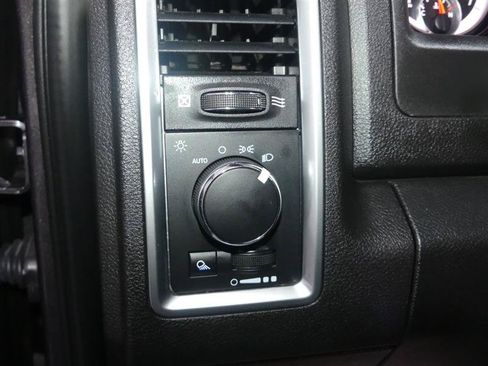 Used 2022 RAM 1500 Warlock AWD/4WD image 26