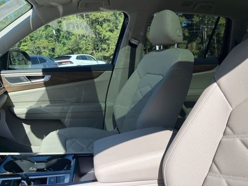 New 2026 Volkswagen Atlas SE image 10