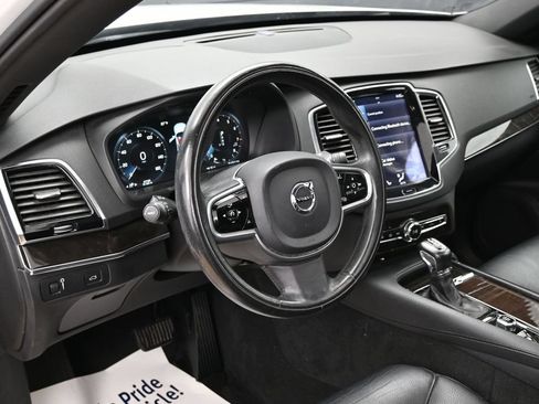 Used 2018 Volvo XC90 T6 Momentum w/ Convenience Package AWD/4WD image 19