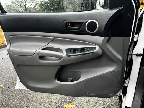 Used 2014 Toyota Tacoma PreRunner image 11