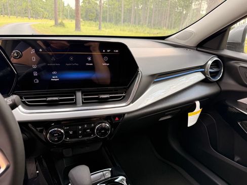 New 2026 Chevrolet Trax LT w/ Driver Confidence Package FWD image 17