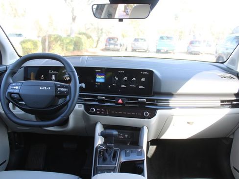 New 2026 Kia Sportage EX FWD image 24