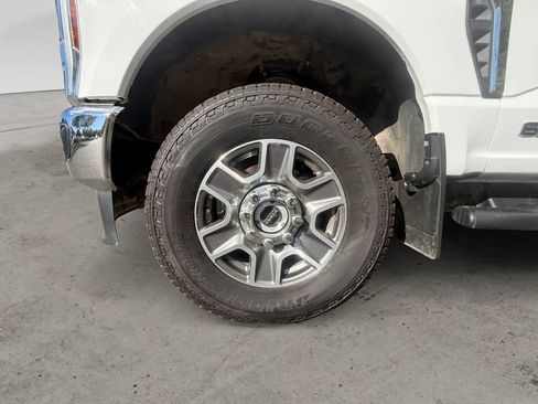 Certified 2025 Ford F350 Lariat w/ FX4 Off-Road Package AWD/4WD image 24