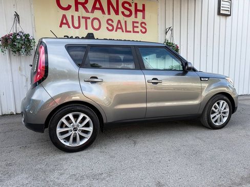 Used 2018 Kia Soul + FWD image 3
