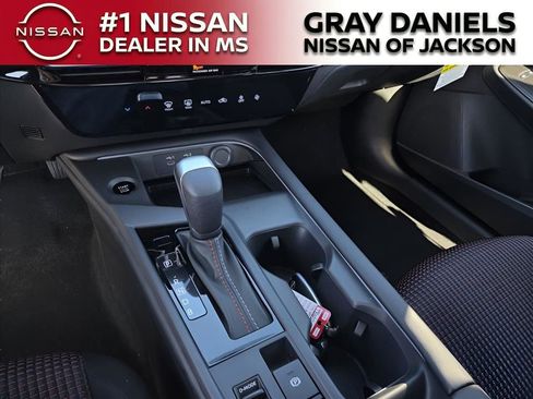 New 2026 Nissan Sentra SR w/ Floor Mat Package image 9