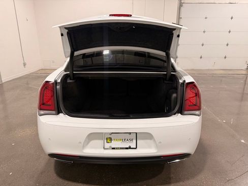 Used 2023 Chrysler 300 Touring L w/ Popular Equipment Group RWD image 9