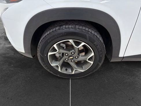 Used 2024 Chevrolet Trax LT w/ Driver Confidence Package image 9