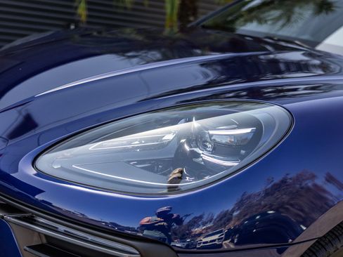 Certified 2026 Porsche Macan AWD/4WD image 24
