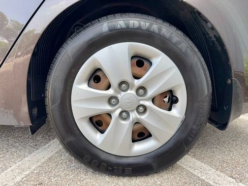 Used 2018 Kia Forte LX FWD image 25