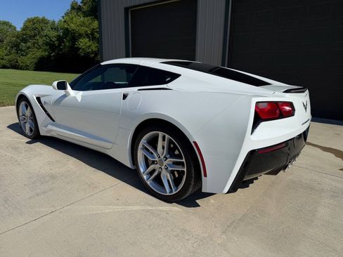 Used 2019 Chevrolet Corvette Stingray Coupe w/ 1LT RWD image 4