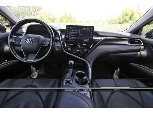 Used 2021 Toyota Camry XSE FWD image 10