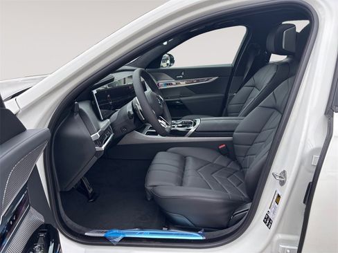New 2025 BMW 760i xDrive image 9