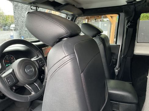 Used 2014 Jeep Wrangler Sahara AWD/4WD image 15