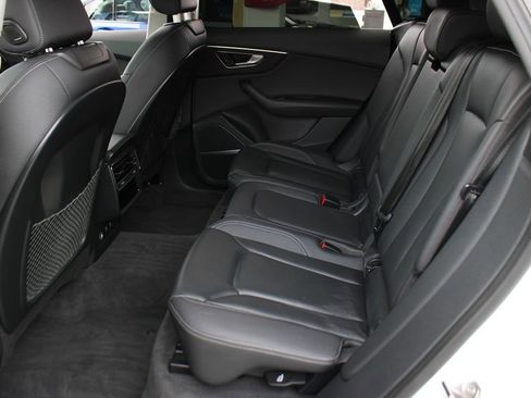 Used 2019 Audi Q8 Premium Plus w/ Premium Plus AWD/4WD image 26