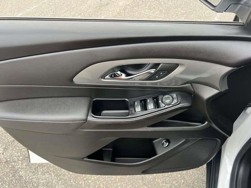 Certified 2023 Chevrolet Traverse LT image 28