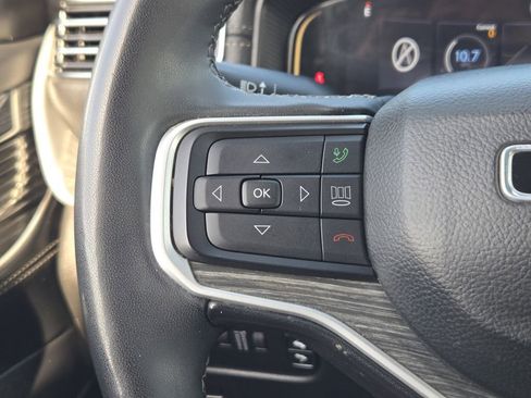 Used 2022 Jeep Wagoneer Series III AWD/4WD image 29