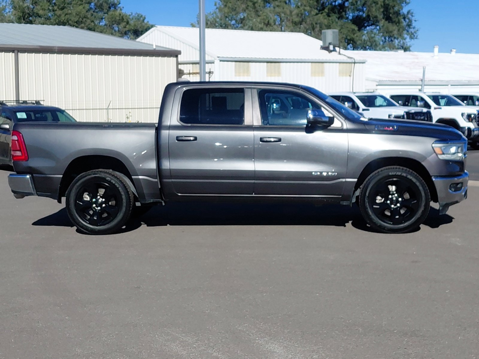 Used 2023 RAM 1500 Laramie AWD/4WD image 3