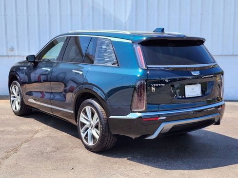 Used 2026 Cadillac Vistiq Luxury w/ LPO, Floor Liner Package AWD/4WD image 3