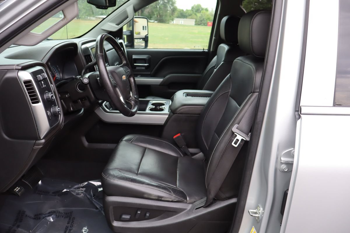 Used 2019 Chevrolet Silverado 2500 LTZ w/ Duramax Plus Package AWD/4WD image 19