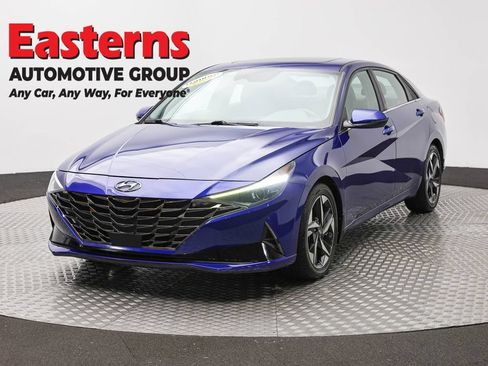 Used 2022 Hyundai Elantra SEL w/ Convenience + Premium Package FWD image 1