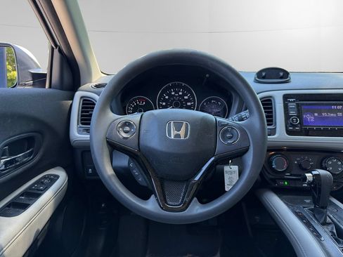 Used 2022 Honda HR-V LX image 12