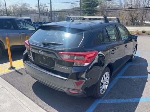 Used 2023 Subaru Impreza 2.0i image 2