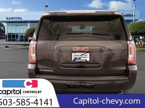 Used 2018 GMC Yukon SLT w/ Premium Edition image 3
