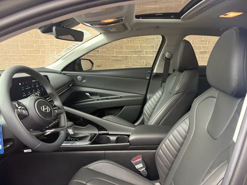 New 2026 Hyundai Elantra Limited FWD image 11
