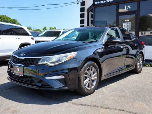 Used 2020 Kia Optima LX FWD image 2