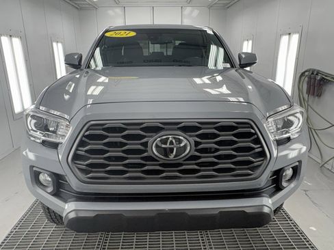Used 2021 Toyota Tacoma TRD Off-Road image 3
