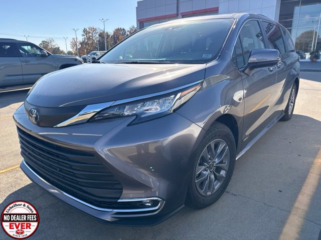 Used 2021 Toyota Sienna XLE w/ XLE Plus Package FWD 360° Tour