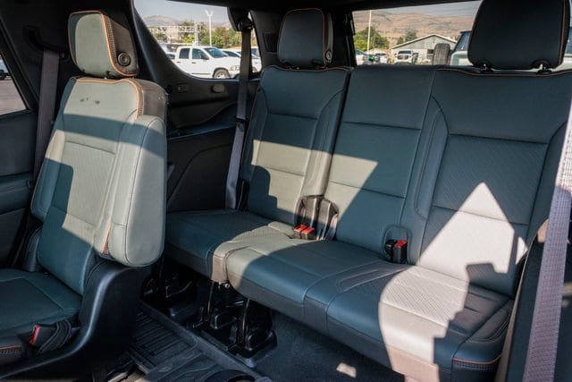 Used 2026 GMC Yukon AT4 w/ AT4 Premium Plus Package AWD/4WD image 10