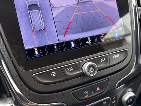 Used 2022 Chevrolet Equinox RS w/ RS Leather Package image 27