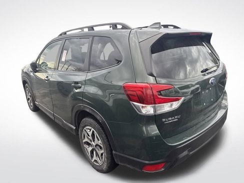 Used 2022 Subaru Forester Premium image 3