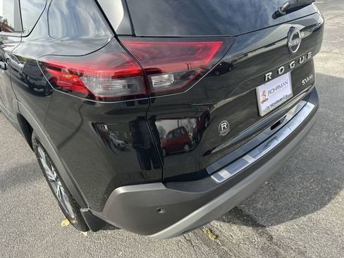 Certified 2022 Nissan Rogue SV image 30