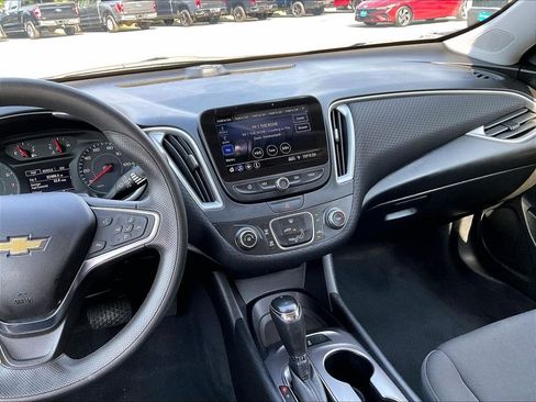 Used 2019 Chevrolet Malibu LS FWD image 18