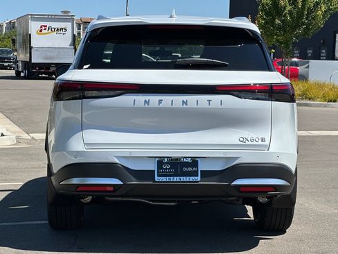 New 2027 INFINITI QX60 Luxe w/ Cargo Package AWD/4WD image 4