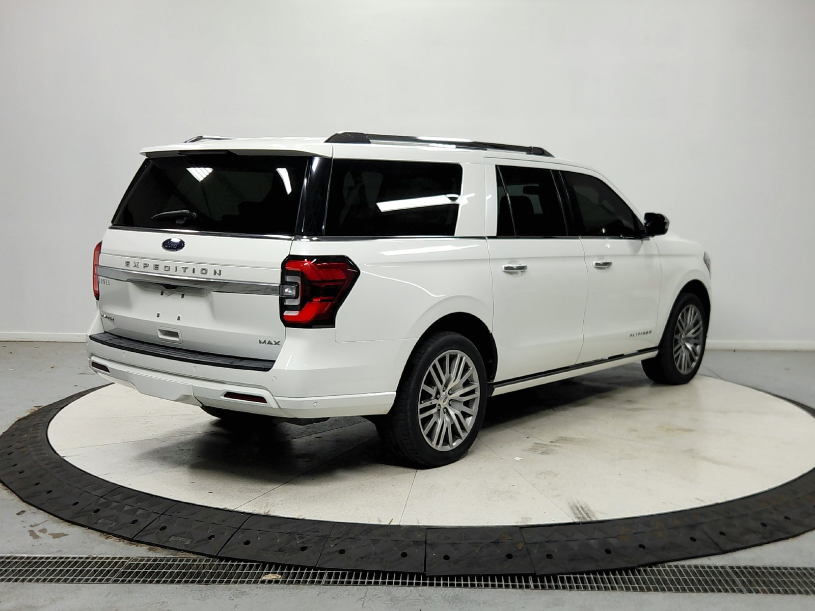 Used 2022 Ford Expedition Max Platinum AWD/4WD image 8