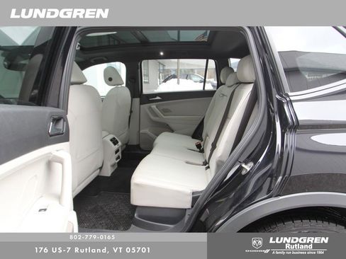 Used 2022 Volkswagen Tiguan SE R-Line image 37
