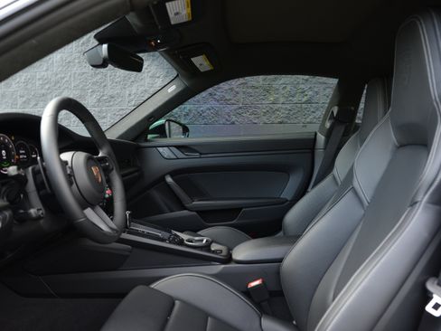 Certified 2025 Porsche 911 Carrera GTS RWD image 15