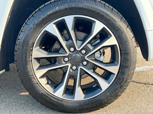 Used 2022 Jeep Grand Cherokee Overland image 14