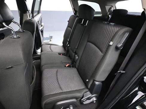 Used 2019 Dodge Journey SE FWD image 32