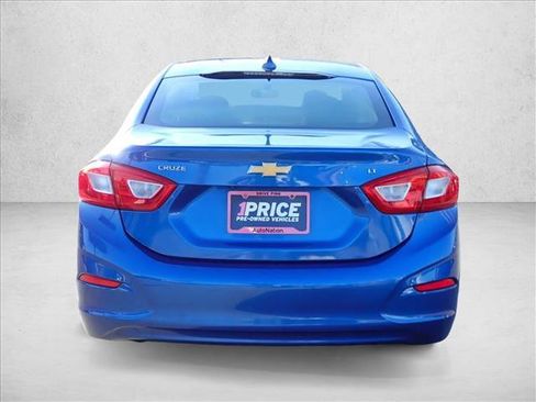 Used 2016 Chevrolet Cruze LT w/ Sun And Sound Package FWD image 3