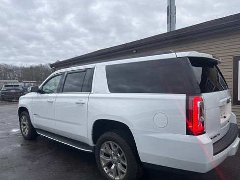 Used 2016 GMC Yukon XL SLT w/ Open Road Package image 3
