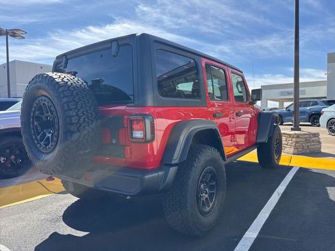 Used 2021 Jeep Wrangler Unlimited Rubicon w/ Xtreme Recon 35" Tire Package image 4