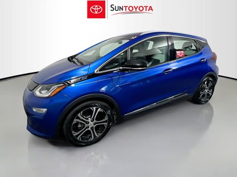 Used 2021 Chevrolet Bolt Premier w/ Infotainment Package FWD image 9