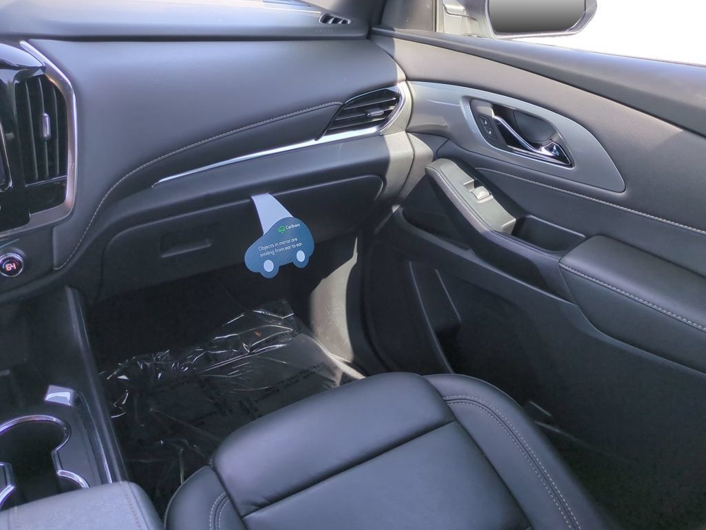 Used 2023 Chevrolet Traverse LT FWD image 19