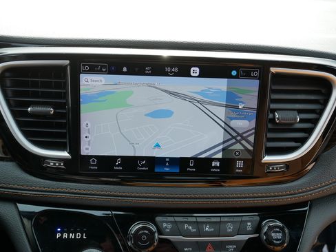 Used 2022 Chrysler Pacifica Pinnacle AWD/4WD image 28