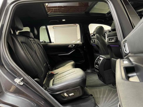 Used 2022 BMW X7 xDrive40i w/ M Sport Package AWD/4WD image 42