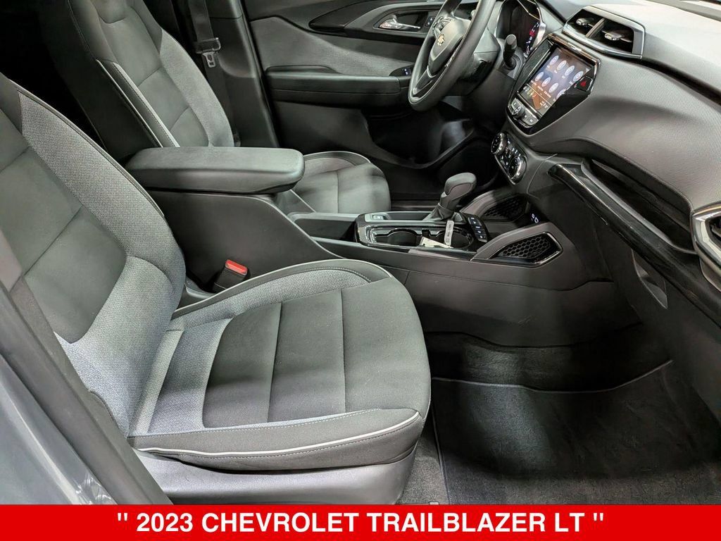 Used 2023 Chevrolet TrailBlazer LT w/ Convenience Package AWD/4WD image 34